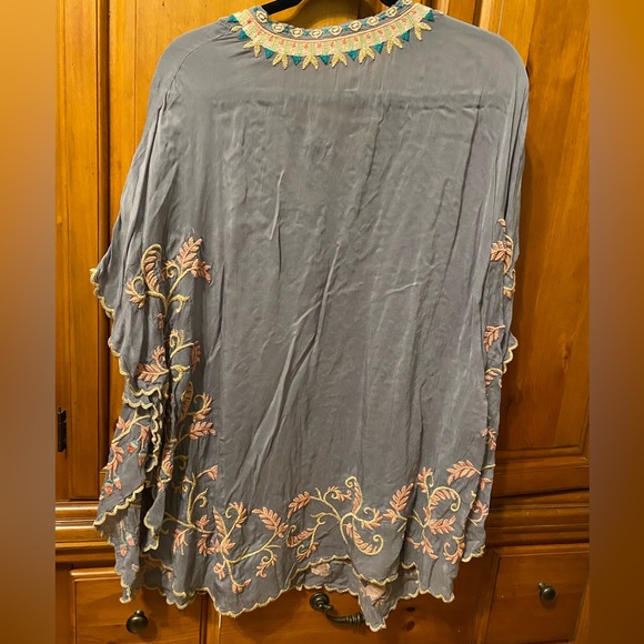 Now 50% off!!! Johnny Was gray, long, flowy batwing sleeves top - Picture 4 of 5